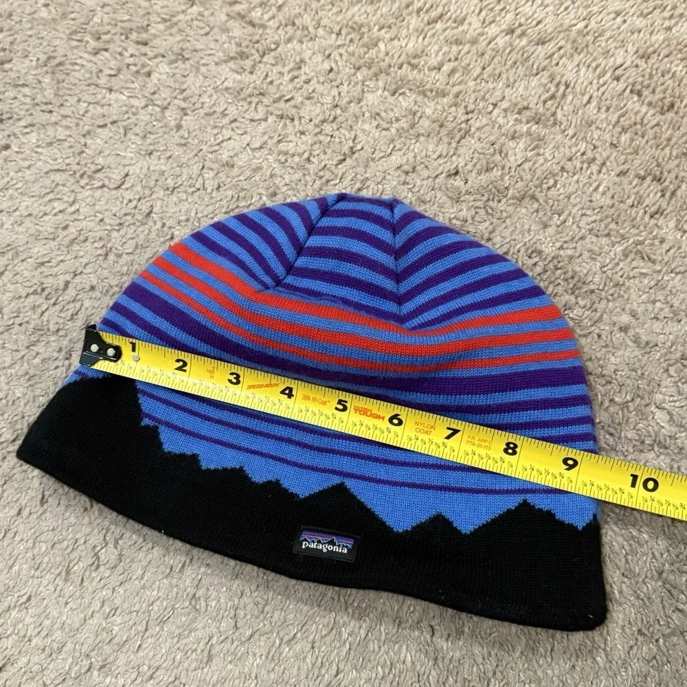 Patagonia Mountain Silhouette Beanie Knit Skull Cap Hat Striped Blue Red Black